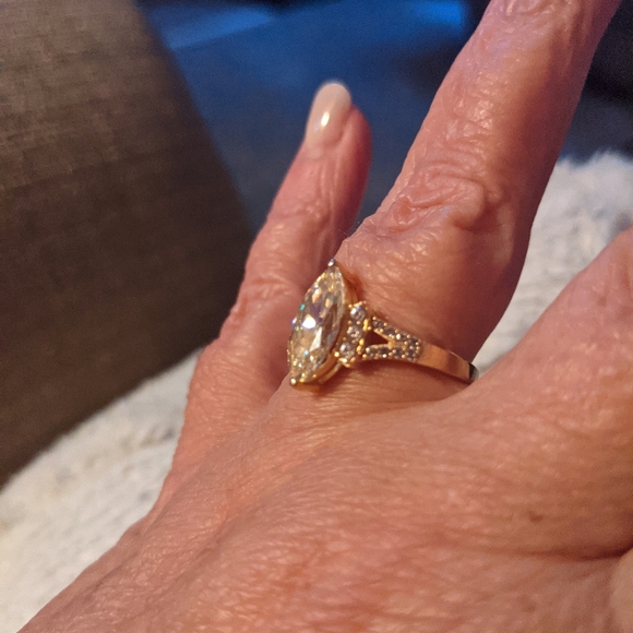 Candlelight Strontium Titanate and white zircon 18k yellow gold over silver ring - Picture 4 of 8